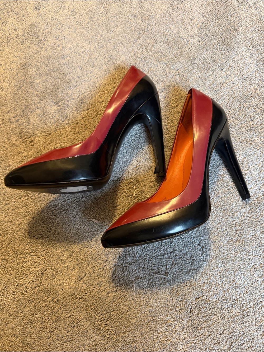 Vintage Via Spiga Women's Two-Tone Black and Burgundy High Heel Pumps